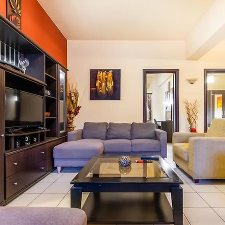 Colonial Family #4 Ground Floor