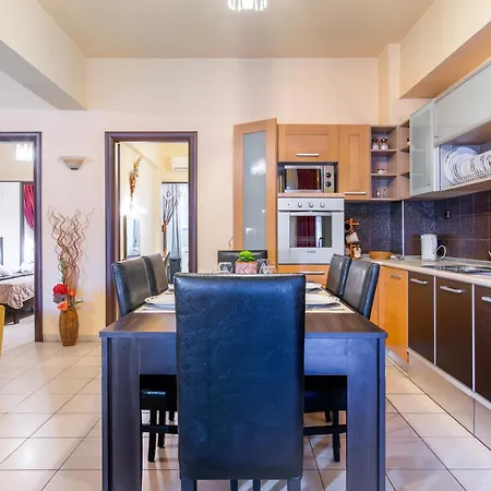 Colonial Family #4 Ground Floor * Фалираки