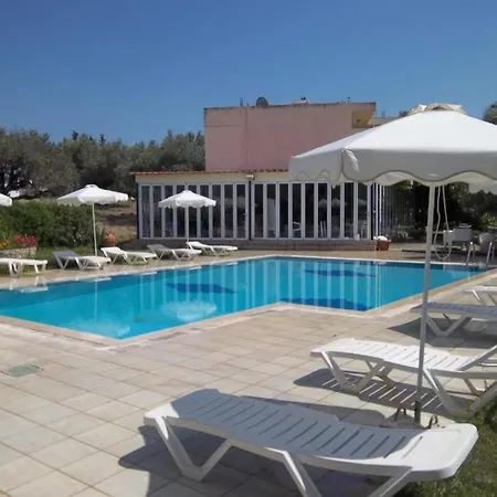 Colonial Family #4 Ground Floor Apartament