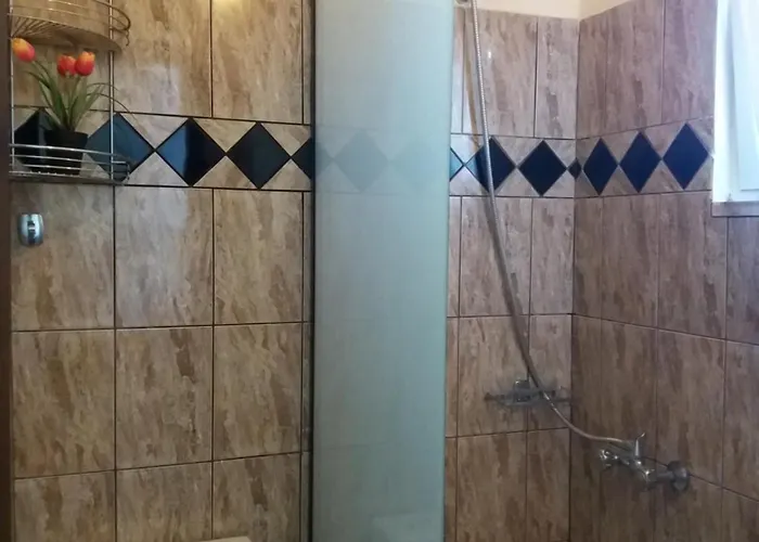 Colonial Family #4 Ground Floor Apartament *